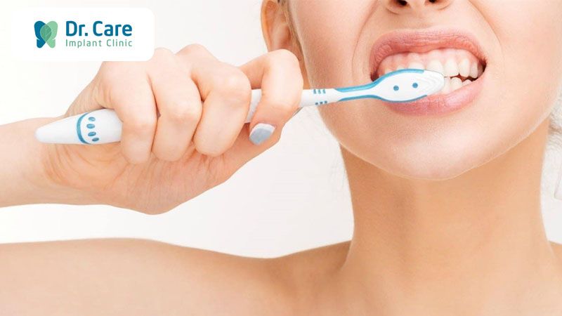 Do vệ sinh sau khi cấy ghép Implant không sạch sẽ